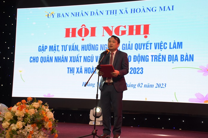 Ông Vi Văn Quỳnh, Phó Giám đốc Sở Lao Lao động, Thương binh và Xã hội phát biểu.