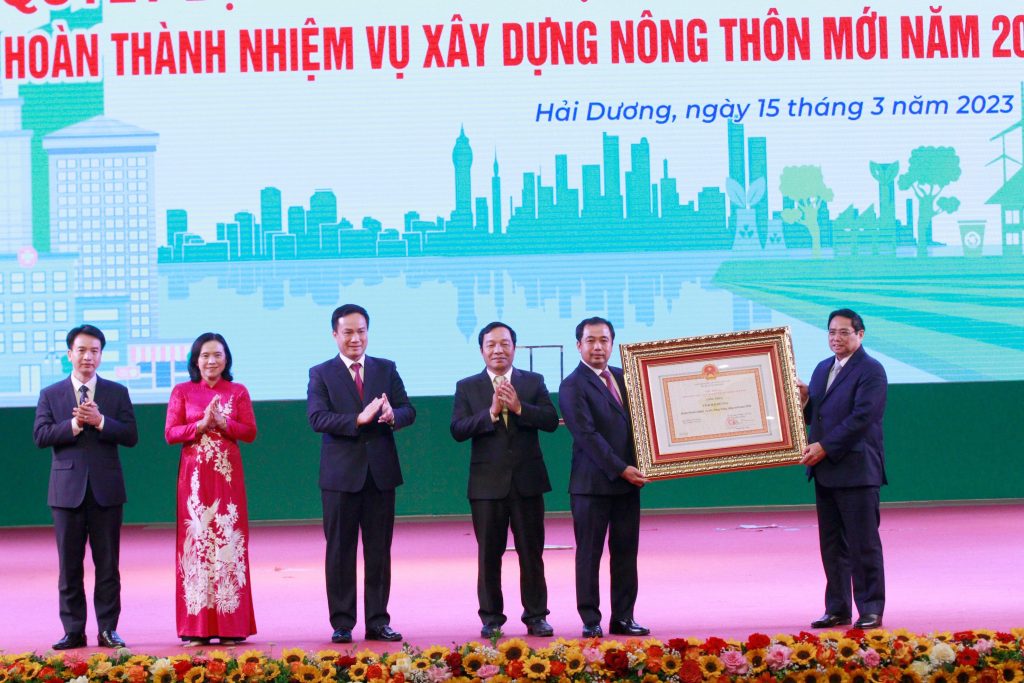 Thủ tướng Chính phủ trao Quyết định công nhận tỉnh Hải Dương hoàn thành nhiệm vụ xây dựng nông thôn mới.