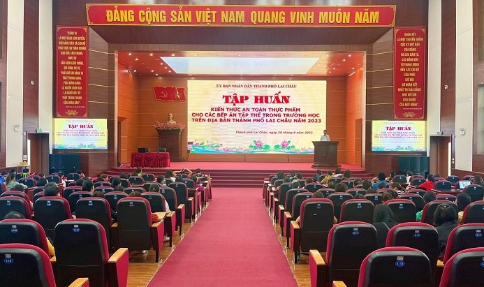 Quang cảnh hội nghị tập huấn an toàn thực phẩm tại Lai Châu