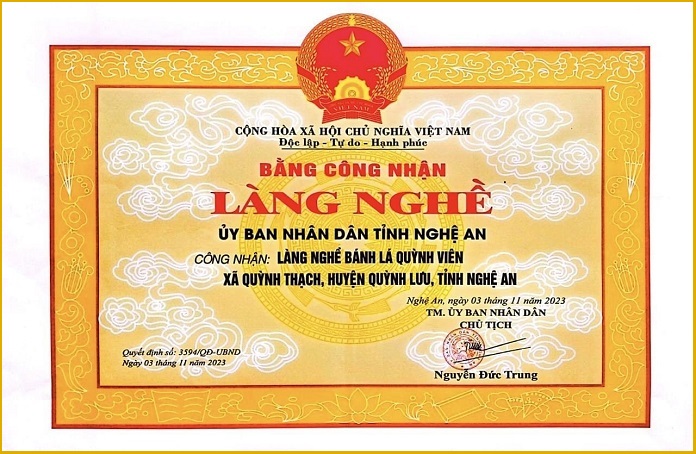 Bằng công nhận làng nghề bánh lá Quỳnh Viên.