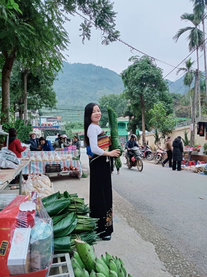 “Chợ phiên đêm” Hồi Xuân 