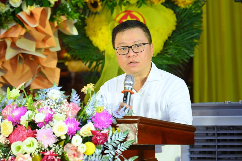 Ông Lê Quốc Minh - Ủy viên Trung ương Đảng, Tổng Biên tập Báo Nhân Dân, Phó Trưởng Ban Tuyên giáo Trung ương, Chủ tịch Hội Nhà báo Việt Nam phát biểu tại buổi lễ.