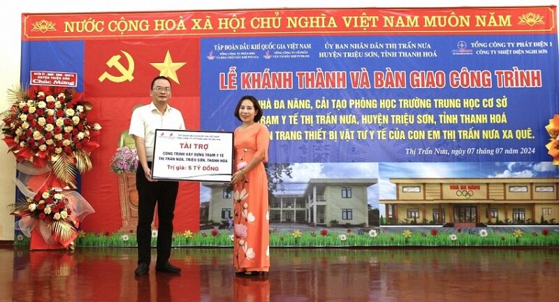 Petrovietnam và PVFCCo, PV Trans hỗ trợ 8 tỷ đồng xây dựng trường, trạm tại Thanh Hóa 