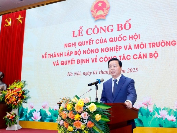 trao-qd-lanh-dao-bo-nnmt-6-2-1740968085.jpg