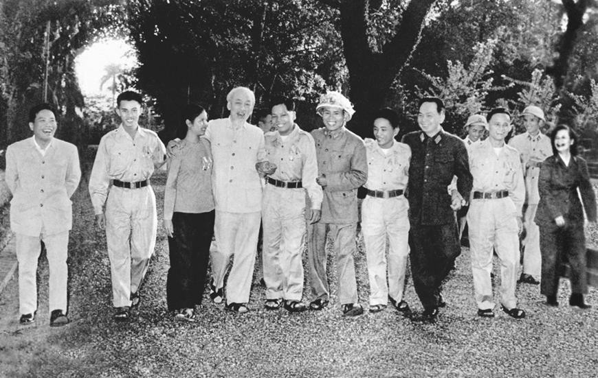 bac-van-cung-chung-chau-hanh-quan-stnn1-1747623849.jpg