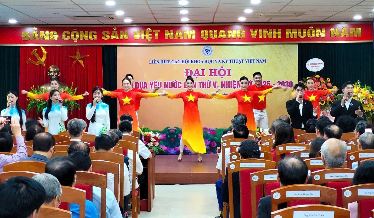 dai-hoi-thi-dua-lhh-stnn-10-1749787818.jpg