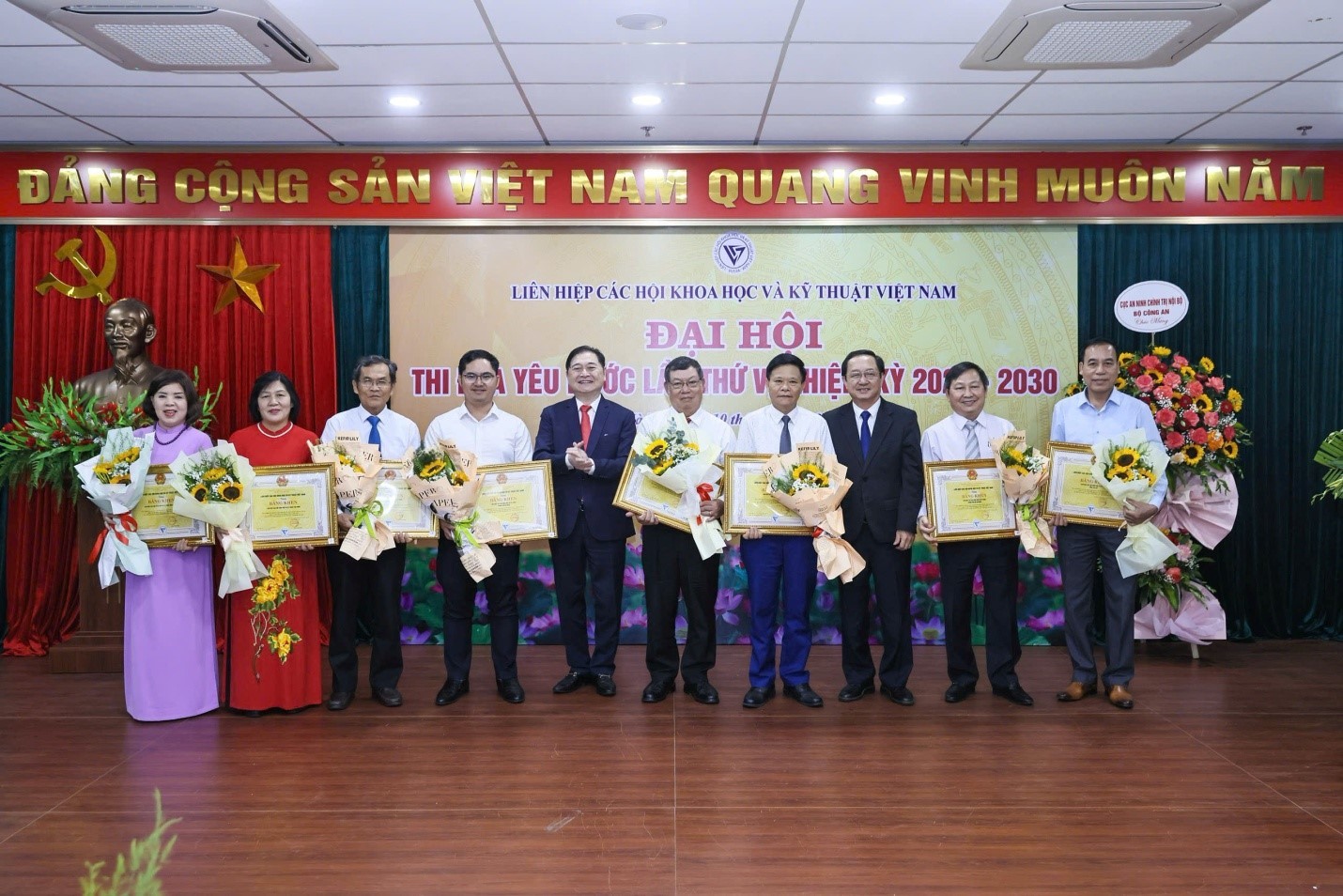 dai-hoi-thi-dua-lhh-stnn-6-1749787818.jpg