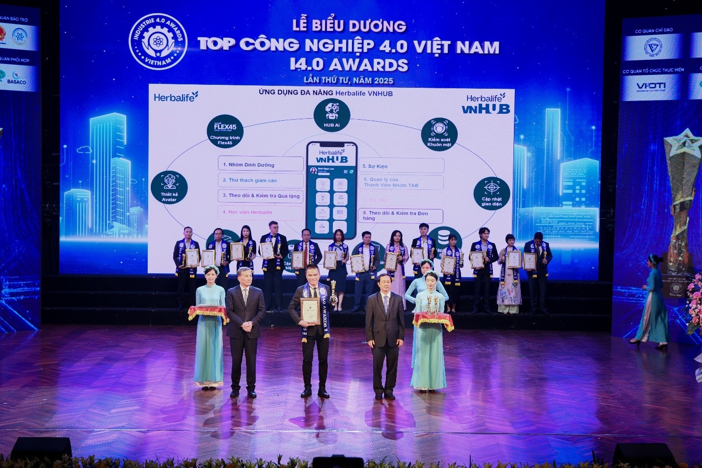 herbalife-duoc-vinh-danh-top-doanh-nghiep-san-pham-so-thong-minh-stnn-1-1750828912.jpg