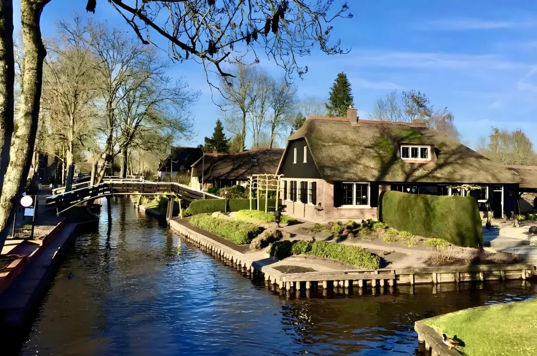 lang-giethoorn-stnn-1-1750822784.webp