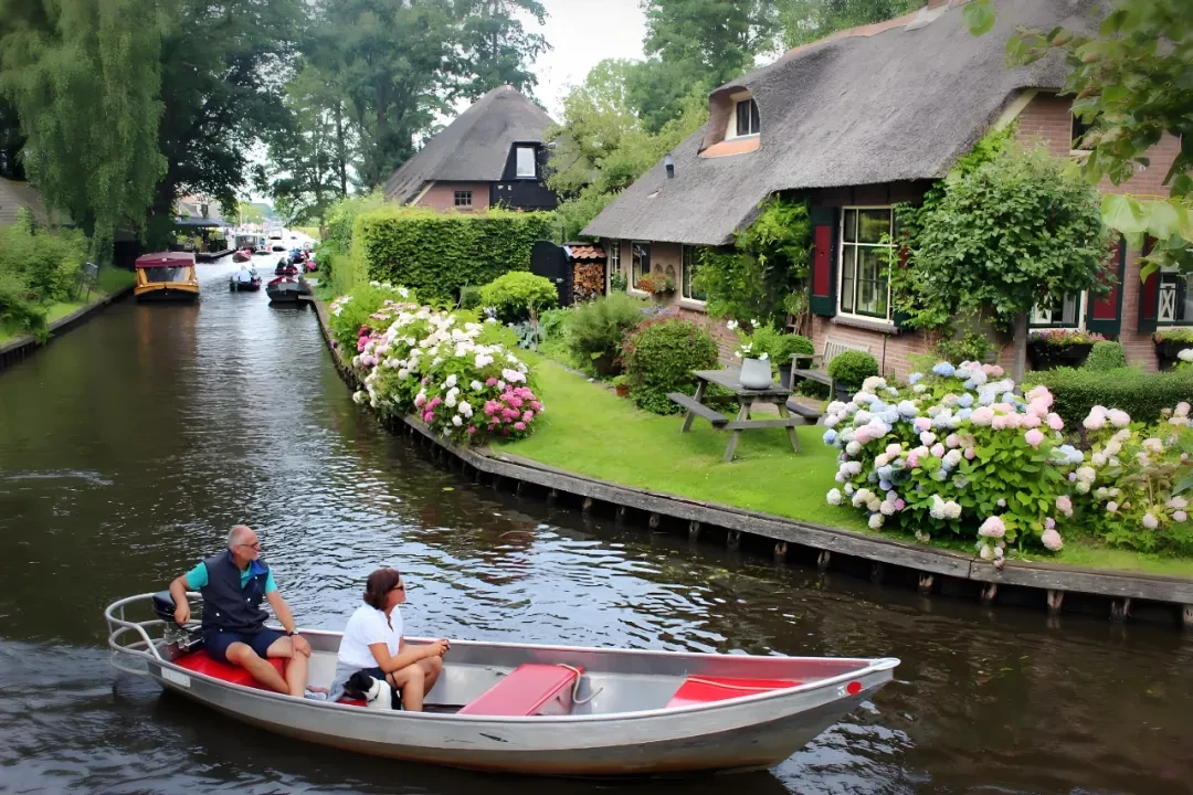 lang-giethoorn-stnn-3-1750822784.webp