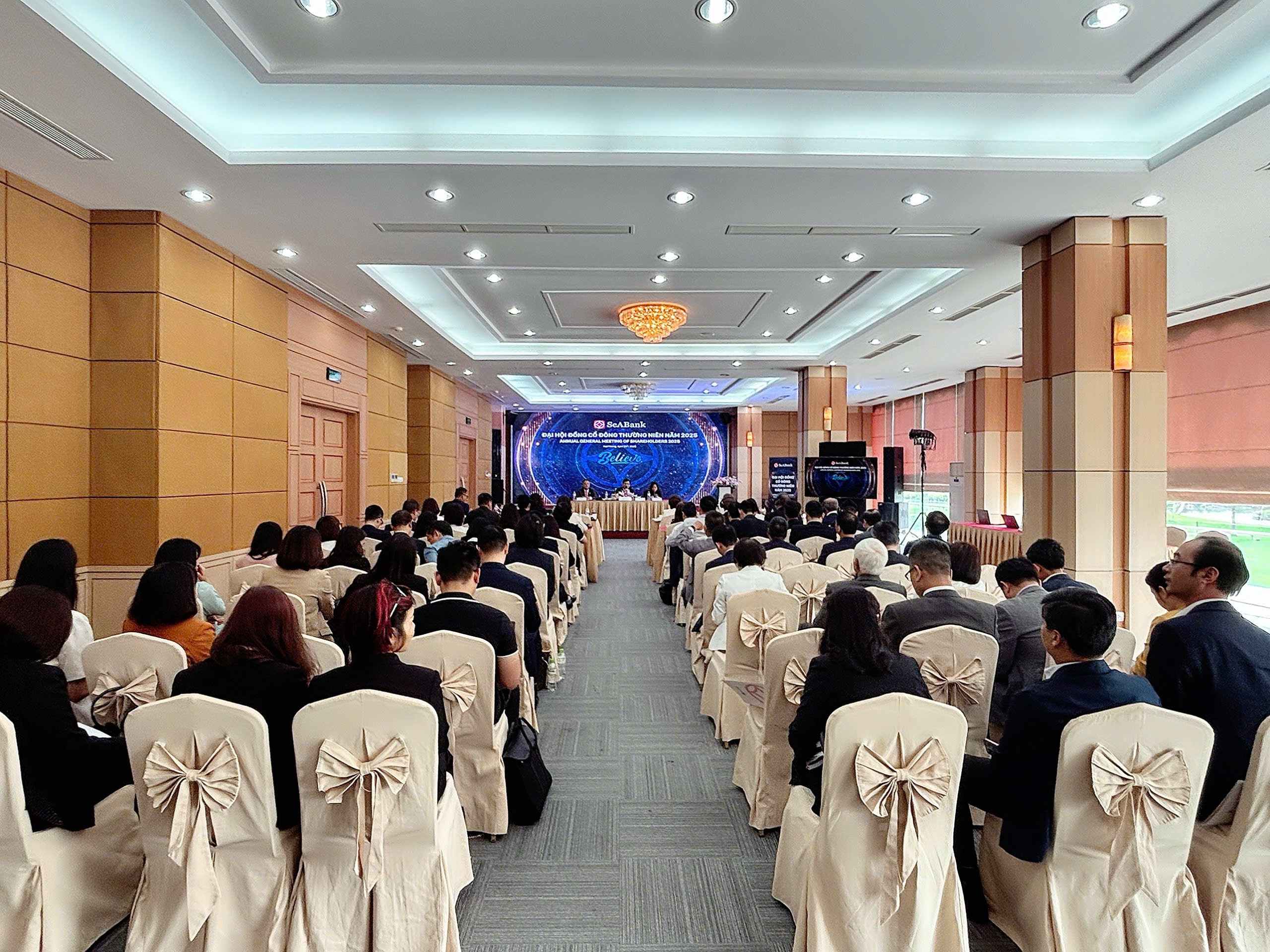 Đại hội đồng cổ đông SeABank đã thông qua kế hoạch phát hành 20 triệu cổ phiếu ESOP để nâng vốn điều lệ lên 28.650 tỷ đồng