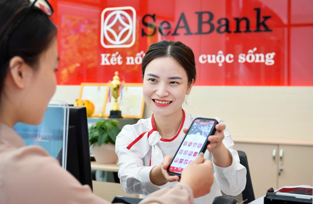 SeABank lần thứ 5 liên tiếp được vinh danh Doanh nghiệp xuất sắc đại diện Việt Nam tại The Bizz