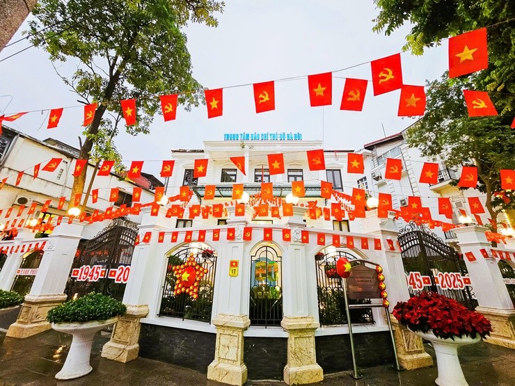 dai-hoi-dang-bo-tp-ha-noi-1759283758.jpg