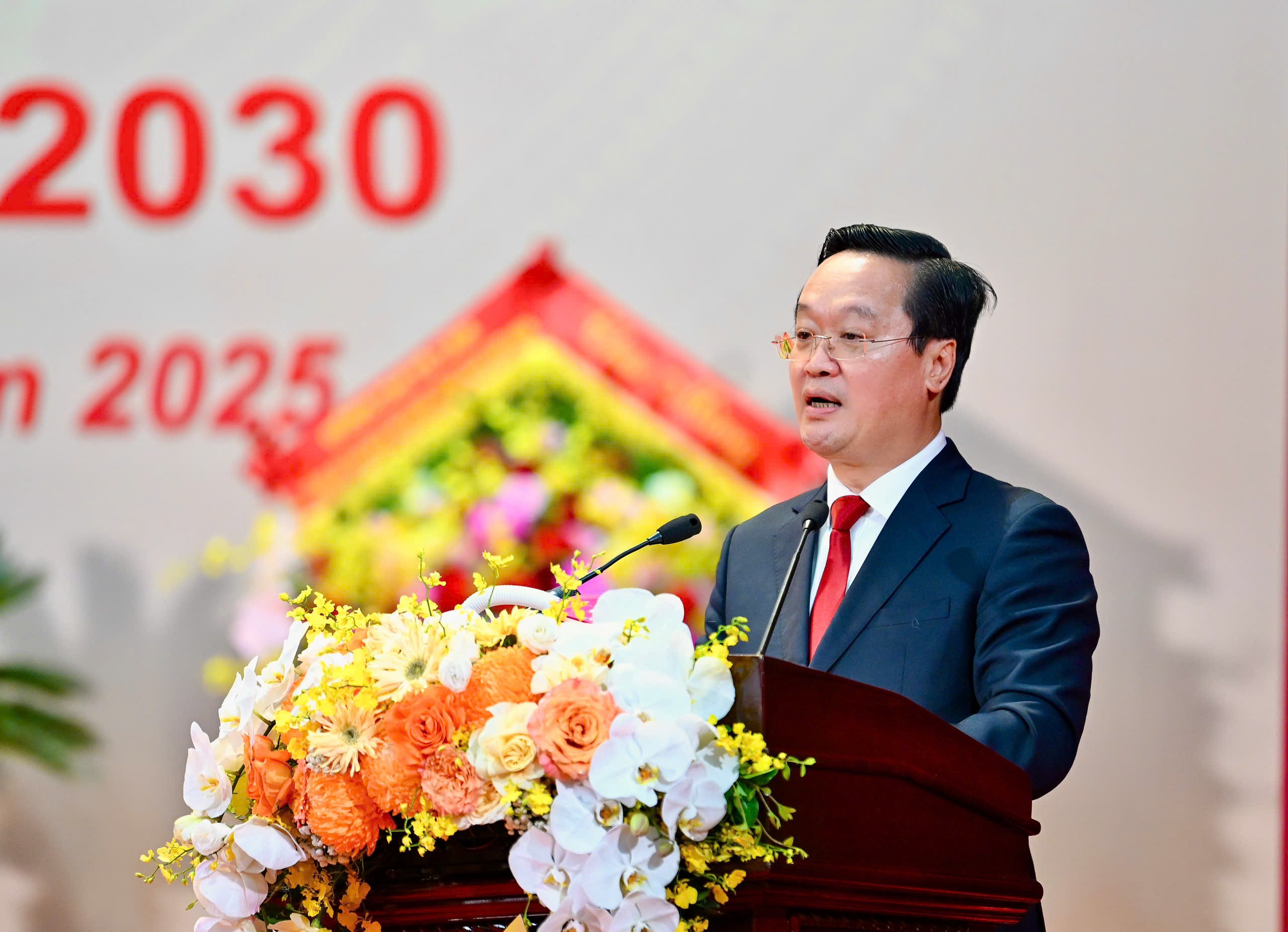 dai-hoi-dang-bo-nghe-an-1-1759458943.jpg