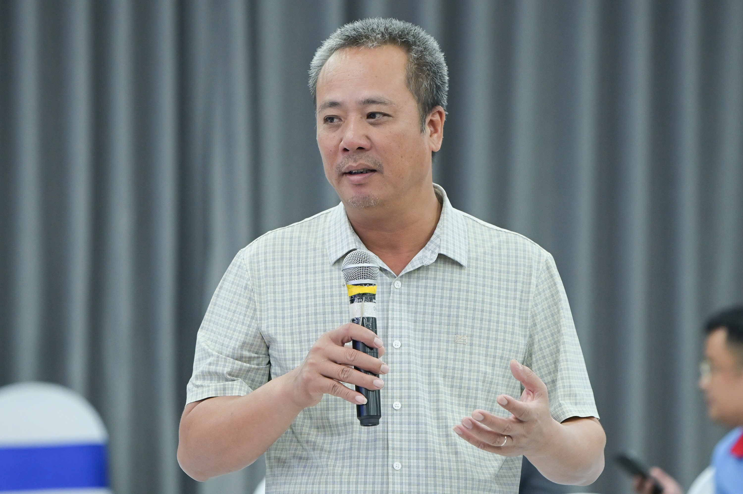 ong-nguyen-van-bach-cong-ty-co-phan-kinh-doanh-thuoc-thu-y-amavet-1760064867.jpg