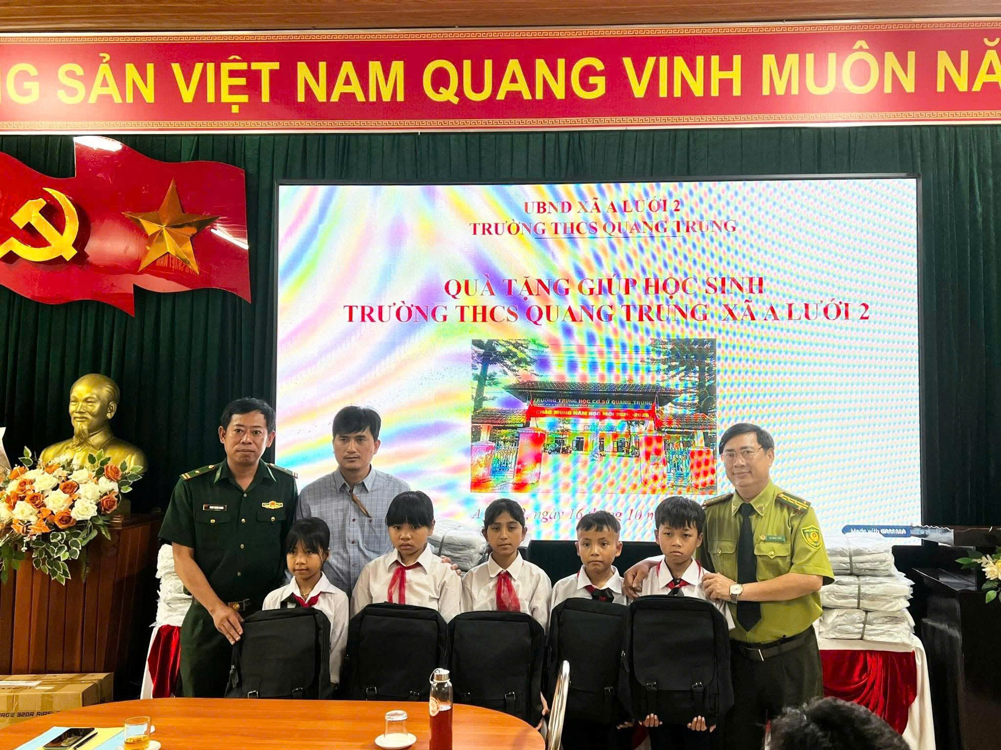 lan-toa-yeu-thuong-1-1761037829.jpg