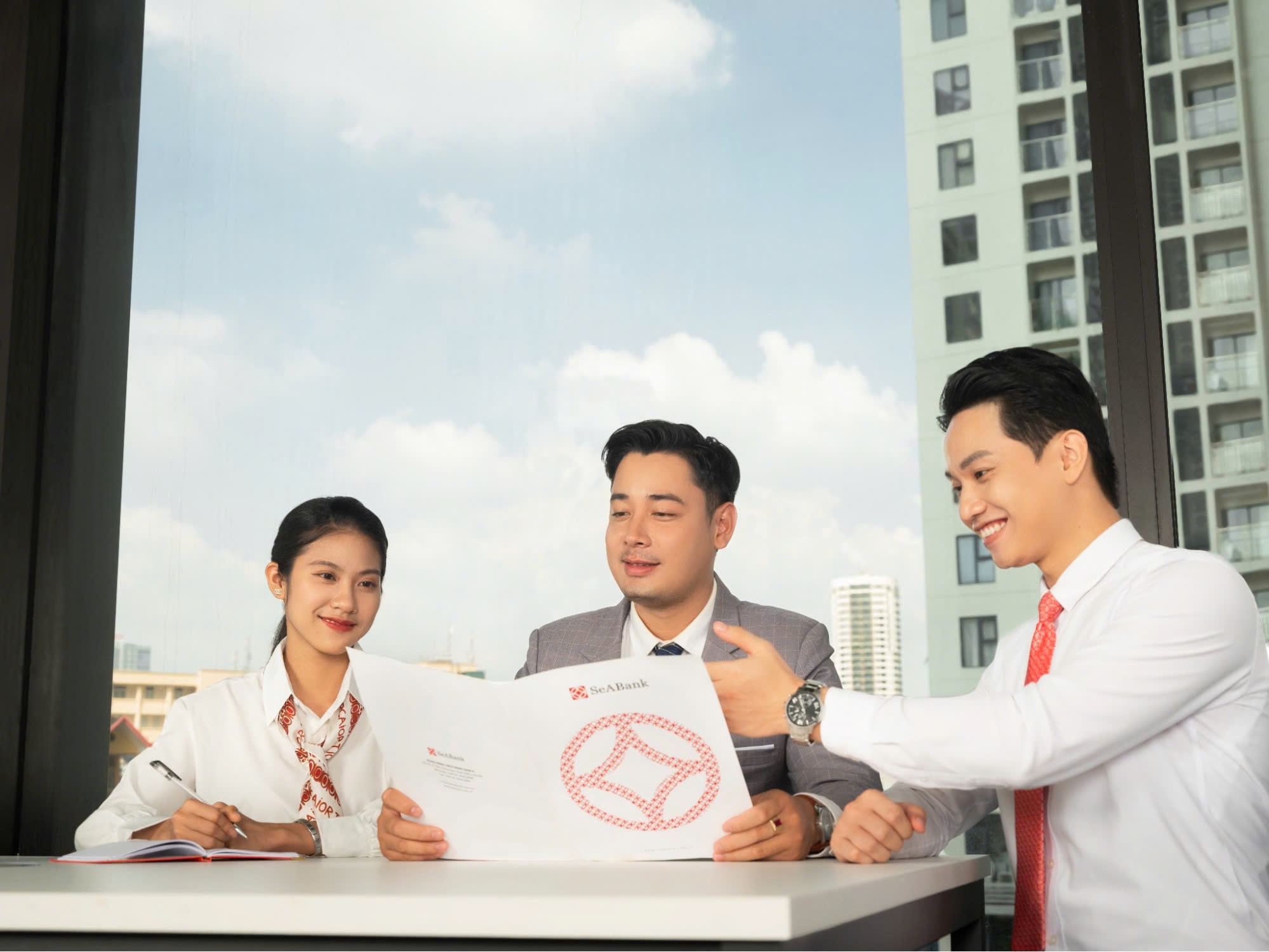 Cùng với hỗ trợ tài chính, gói giải pháp toàn diện của SeABank bao gồm các hoạt động đào tạo và tư vấn quản trị cho doanh nghiệp mới chuyển đổi, đồng hành tháo gỡ vướng mắc và nâng cao năng lực cho các doanh nghiệp mới