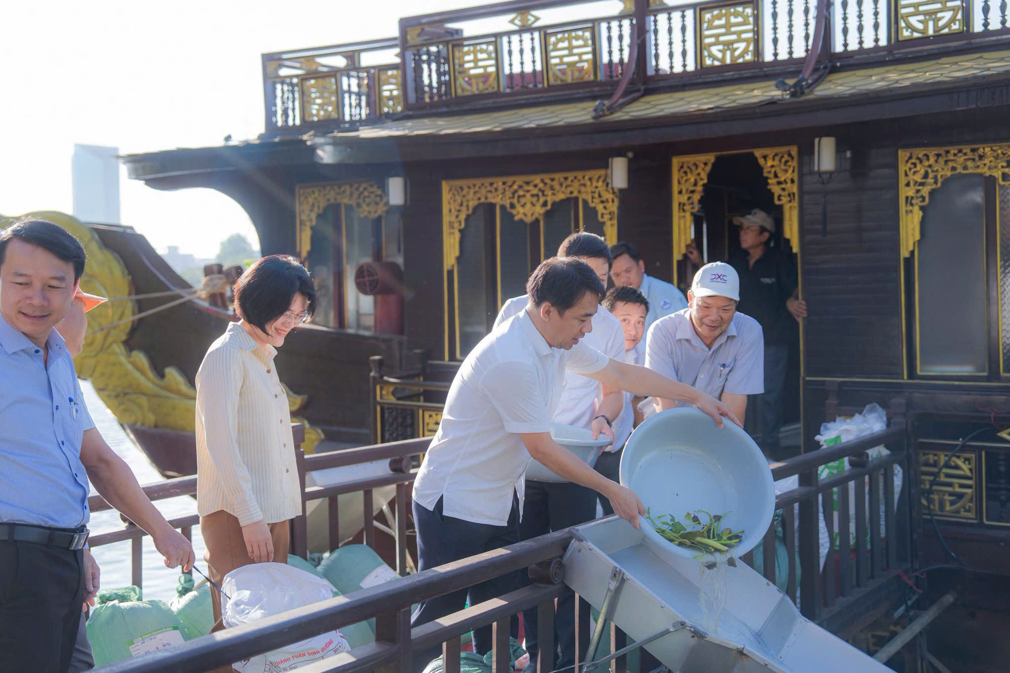 hue-tha-300000-con-giong-tai-tao-nguon-loi-thuy-san-stnn-1-1788401973.jpg