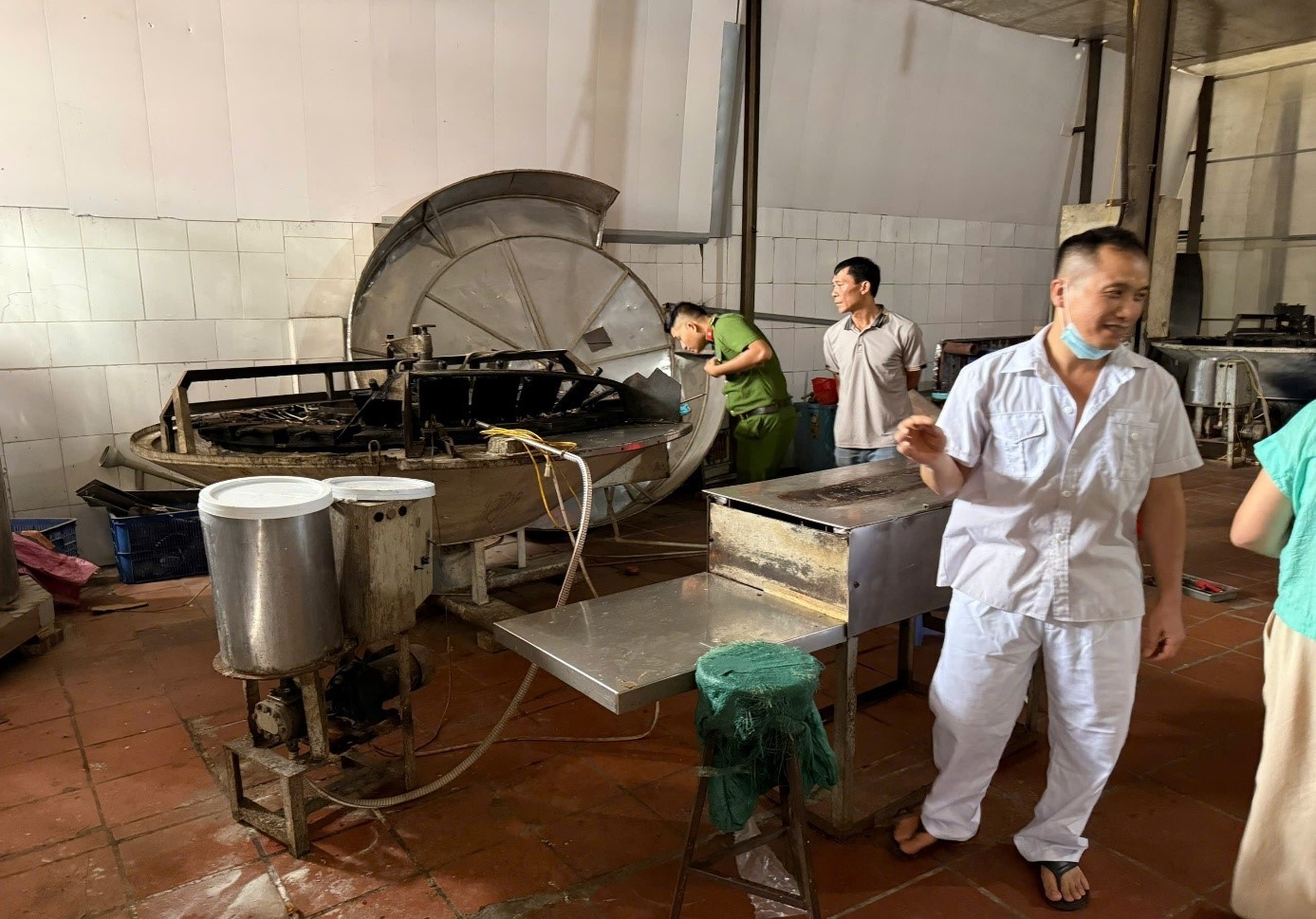 a2-lien-nganh-hong-ha-1789441692.jpg