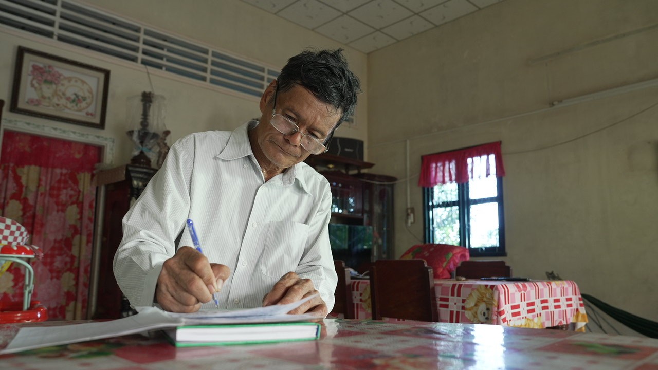 ong-tran-huu-toan-tu-ghi-chep-lai-nhung-cach-thuc-duong-dat-cua-minh-1790673059.JPG