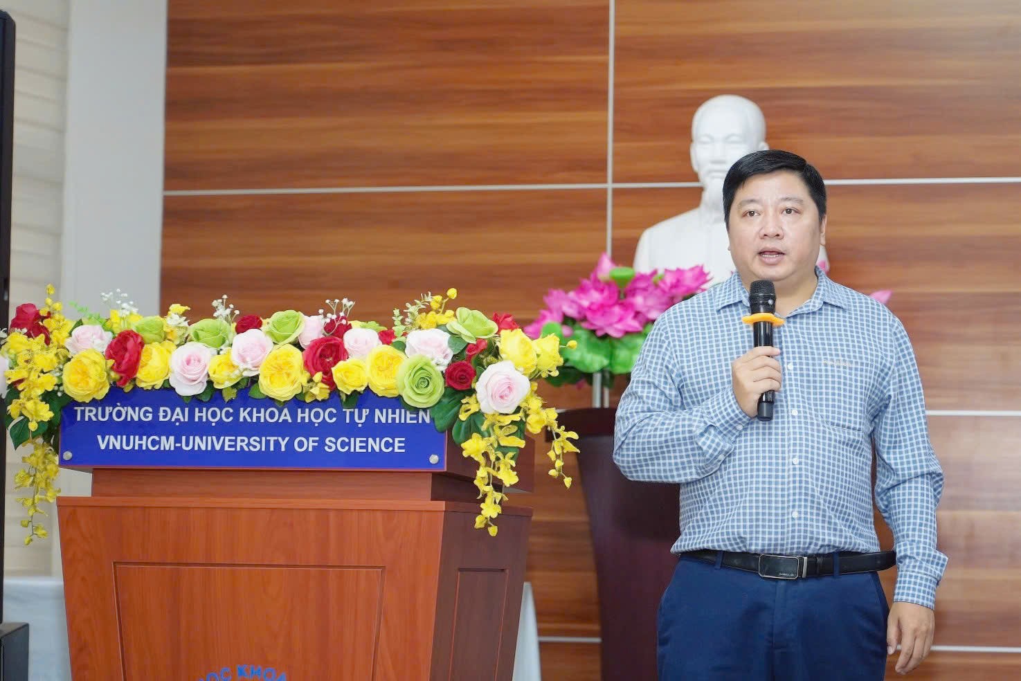 ts-chu-duc-hoang-1790819576.jpeg