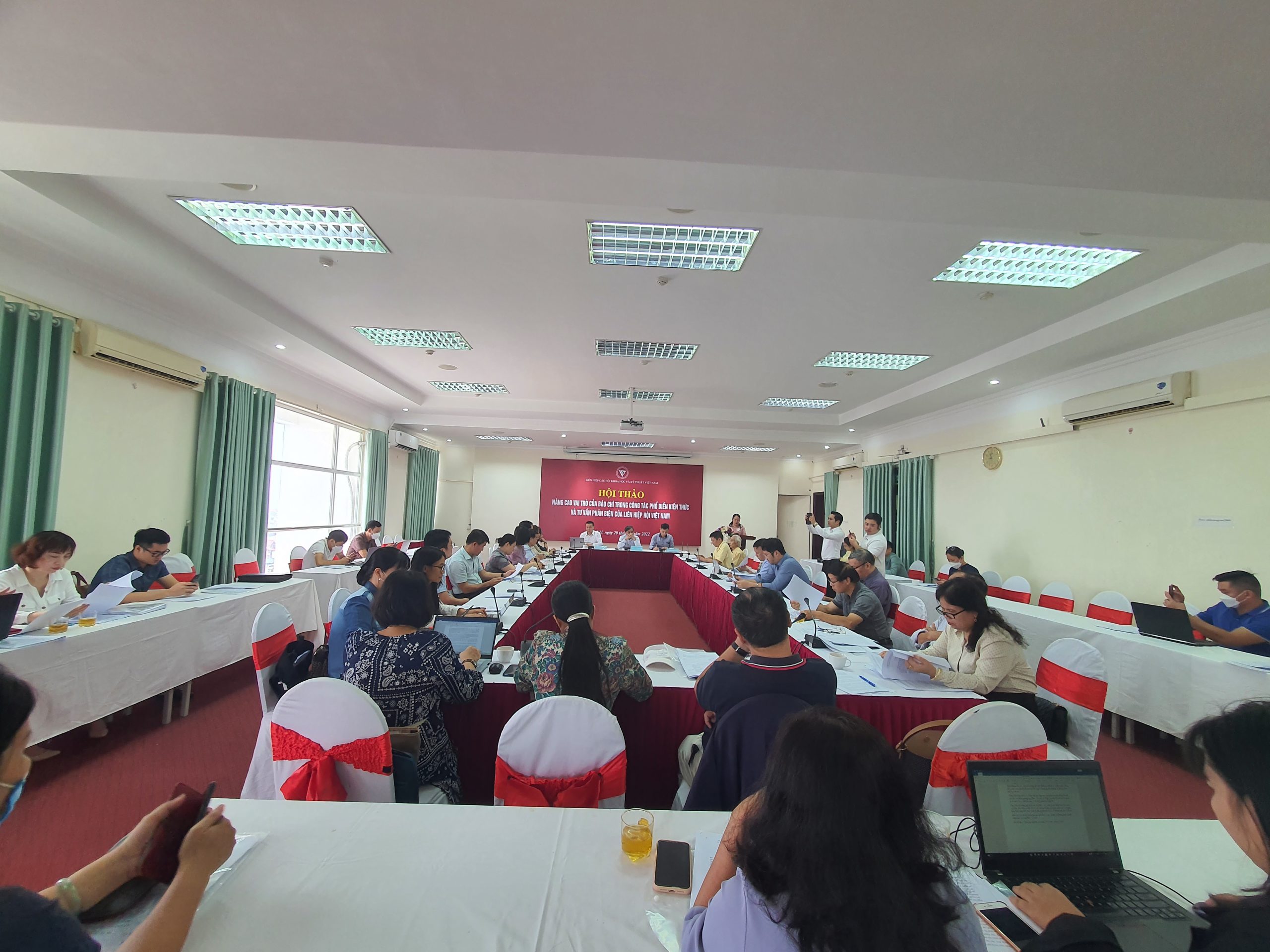 Quang cảnh tại buổi Hội thảo có nhiều cơ quan báo chí trực thuộc Liên hiệp Hội Việt Nam tới dự, quan tâm