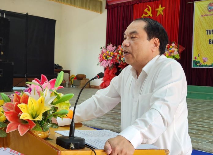 Ông Hoàng Văn Minh, Giám đốc BHXH tỉnh Nghệ An nêu rõ tầm quan trọng của việc tham gia BHXH, BHYT.