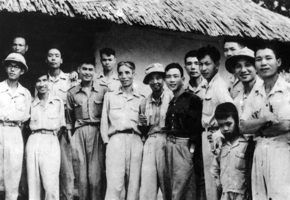 Các văn nghệ sĩ trong kháng chiến chống Pháp ở Thái Nguyên - Ảnh tư liệu.