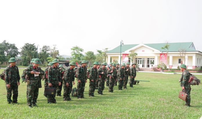 Tại buổi kiểm tra công tác sẵn sàng chiến đấu tại Ban Chỉ huy Quân sự thị xã Hương Thủy.