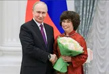 Tổng thống Nga Putin trao tặng Huân chương Hữu nghị cho Anh hùng Lao động  Thái Hương