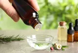 Tự làm dung dịch xua muỗi từ thảo mộc trong vườn nhà