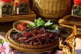 Hàng trăm đặc sản Điện Biên hội tụ tại phố Tràng Tiền