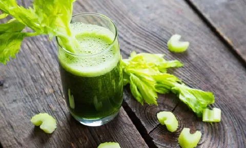 5 lợi ích sức khỏe tuyệt vời của nước ép cần tây