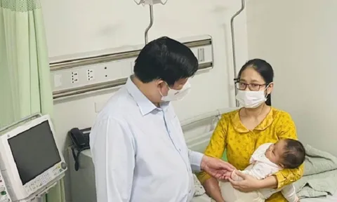 2 tuần sau sự cố tiêm nhầm vaccine, sức khỏe 18 cháu bé đều ổn định