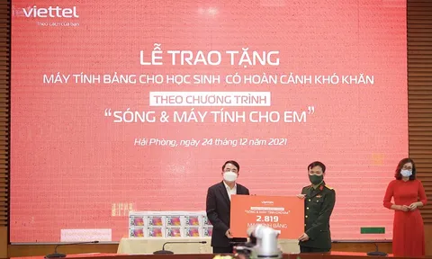 Viettel hoàn thành trao tặng 37.000 máy tính bảng cho các em học sinh khó khăn