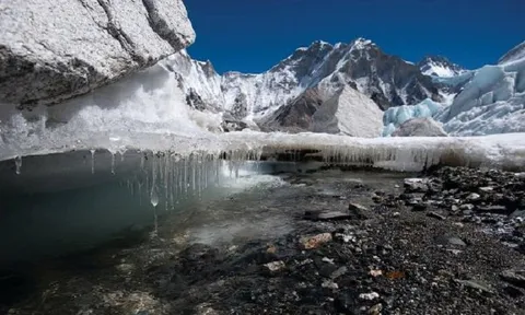 Sông băng ở Himalaya tan chảy nhanh chóng đe dọa nguồn nước của hàng triệu người