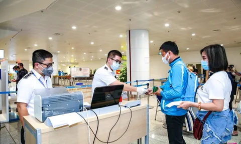 Bộ Y tế chính thức ban hành hướng dẫn phòng chống dịch COVID-19 với người nhập cảnh