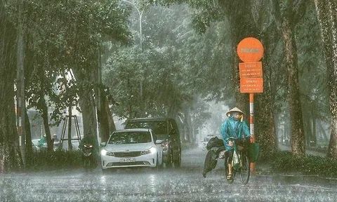 Tin mưa lớn ở vùng núi và trung du bắc bộ; cảnh báo mưa lớn cục bộ, mưa dông, lốc, sét, mưa đá, gió giật mạnh ở Đồng Bằng Bắc Bộ, Bắc Trung Bộ, Nam Trung Bộ, Tây Nguyên và Nam Bộ