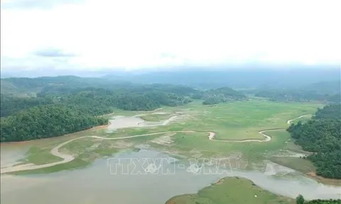 Vẻ đẹp hồ Pá Khoang và rừng đặc dụng Mường Phăng