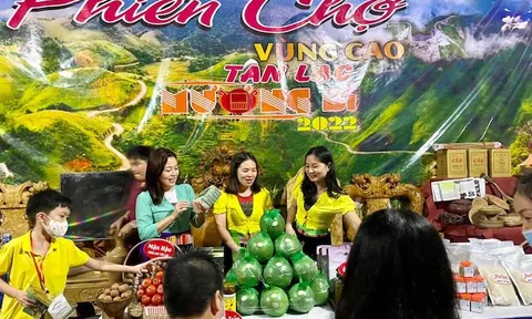 Hòa Bình khai mạc phiên chợ vùng cao năm 2022