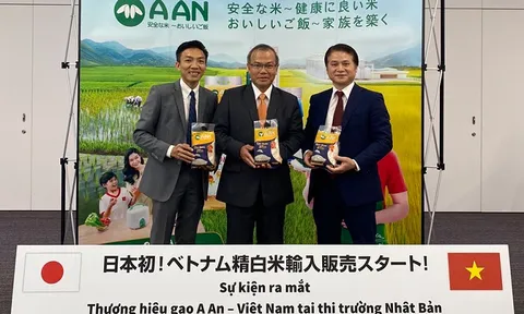 Gạo Việt Nam lần đầu tiên được bày bán trên thị trường Nhật Bản