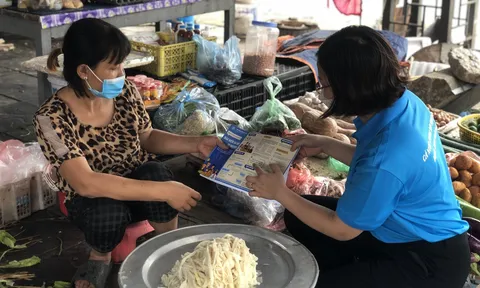 Quận Long Biên (Hà Nội): Hộ nghèo, cận nghèo được hỗ trợ 100% tiền đóng theo mức chuẩn hộ nghèo khu vực nông thôn  khi tham gia BHXH tự nguyện