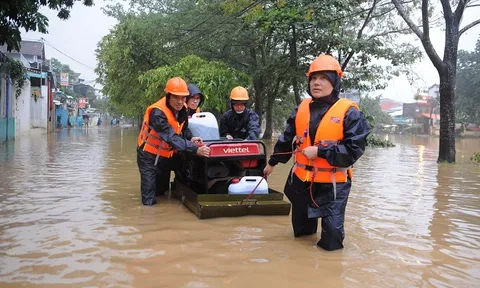 Viettel triển khai nhiều chính sách hỗ trợ người dân tại các tỉnh chịu ảnh hưởng của bão Noru
