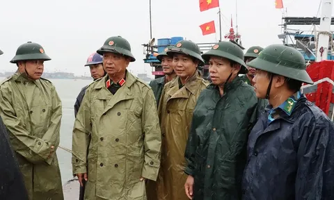 Bộ Tư lệnh Quân khu 4 kiểm tra công tác phòng chống cơn bão số 4