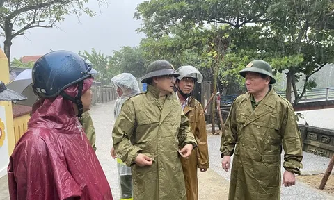 Sát cánh cùng người dân trong cuộc chiến chống thiên tai