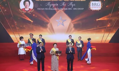 Phó Chủ tịch thường trực HĐQT SeABank được vinh danh Top 10 Doanh nhân tiêu biểu nhất Việt Nam năm 2022