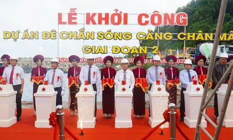Thừa Thiên Huế: Khởi công giai đoạn 2 đê chắn sóng cảng Chân Mây