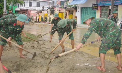 Bộ CHQS tỉnh Thừa Thiên Huế khảo sát các địa phương, lên kế hoạch khắc phục sau bão lũ