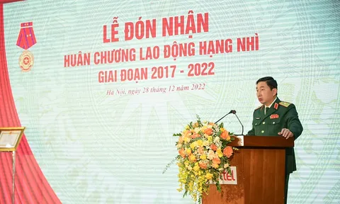 Viettel Post vinh dự đón nhận Huân chương Lao động Hạng Nhì
