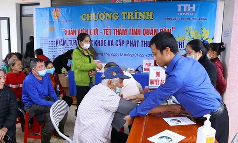 Ấm áp chương trình “Xuân biên giới, Tết thắm tình quân dân”